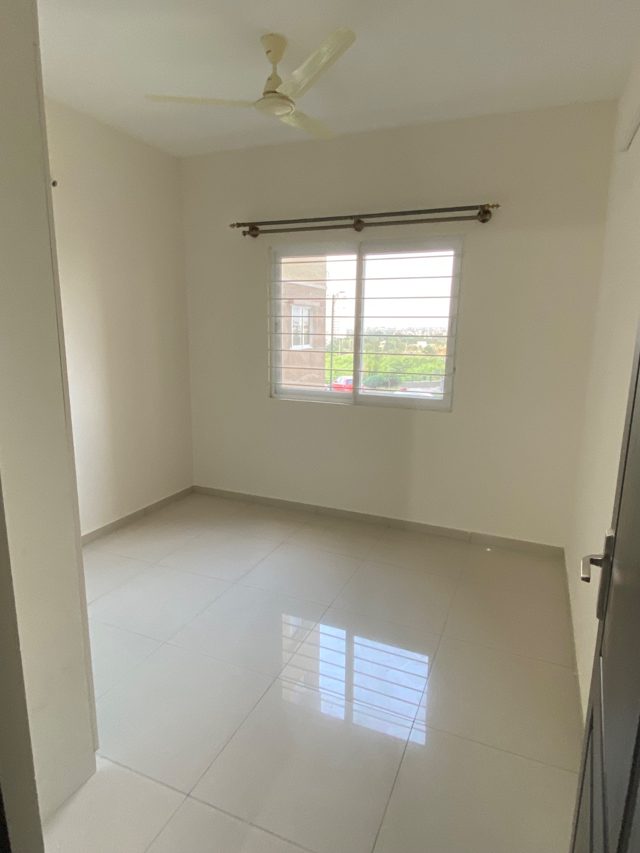 Flat for rent in Shriram Wytfield