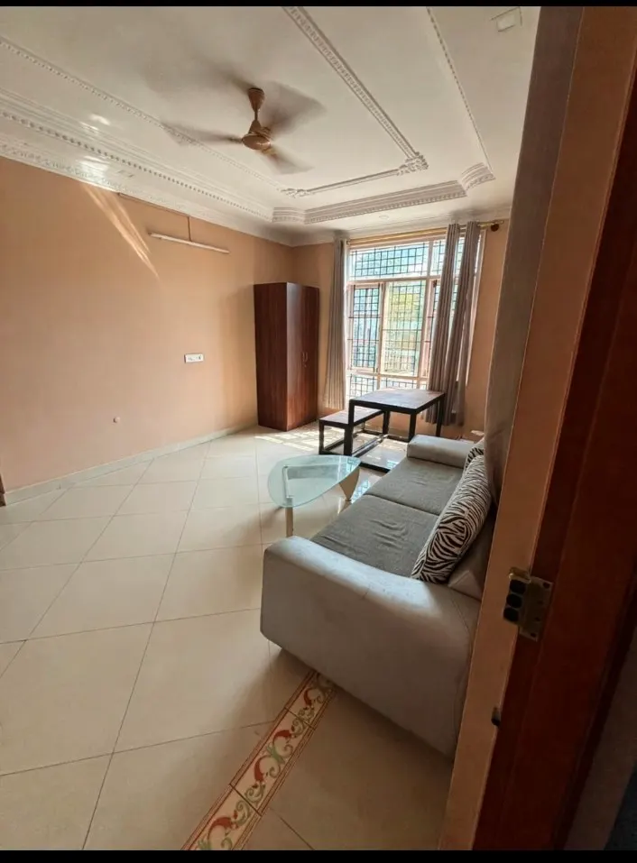 Flat for rent in Landsdowne Apartment