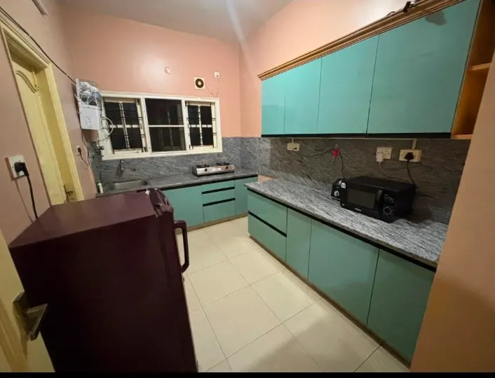 Flat for rent in Landsdowne Apartment
