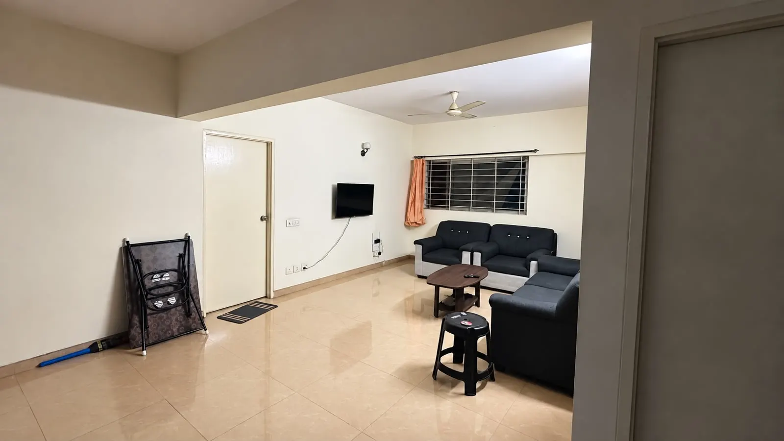 Flat for rent in Ambience Diva
